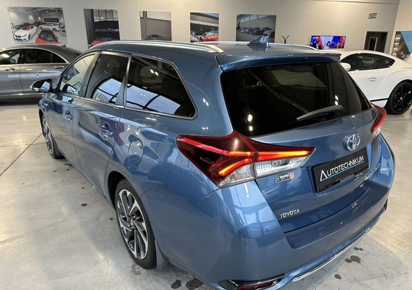 Toyota Auris cena 59900 przebieg: 204900, rok produkcji 2015 z Wolin małe 211